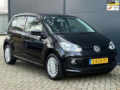 Zwart (metallic) Gebruikt 2013 VW up! high up! Hatchback | € 5.745 (Eerlijke prijs)