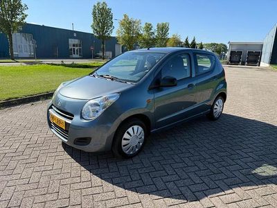 Grijs (metallic) Gebruikt 2010 Suzuki Alto Comfort+ Hatchback | € 3.150 (Eerlijke prijs)