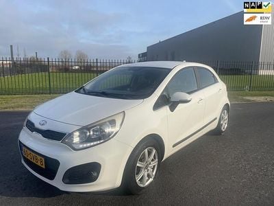 Wit Gebruikt 2011 Kia Rio Plus Hatchback | € 4.299 (Eerlijke prijs)