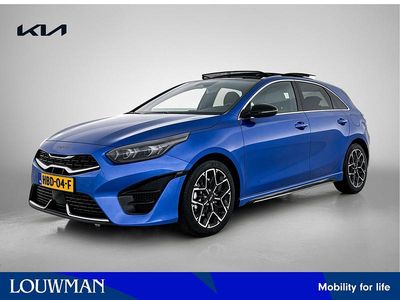 Blue flame (blauw metallic) Gebruikt 2025 Kia Ceed GT-Line Hatchback | € 32.945 (Duur)