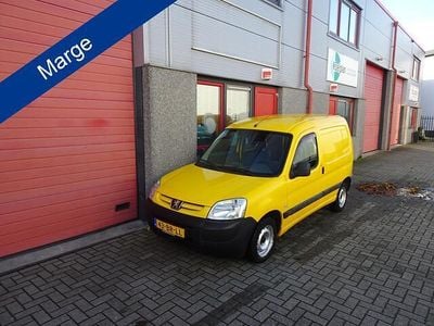 Geel Gebruikt 2004 Peugeot Partner Avantage MPV | € 4.900