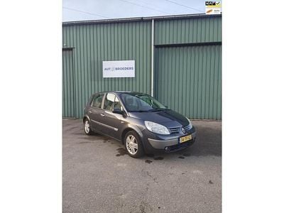 Grijs Occasion 2006 Renault Scénic II MPV | € 999 (Goede deal)