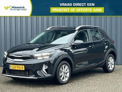 Zwart, metallic lak Occasion 2024 Kia Stonic SUV | € 21.900 (Eerlijke prijs)