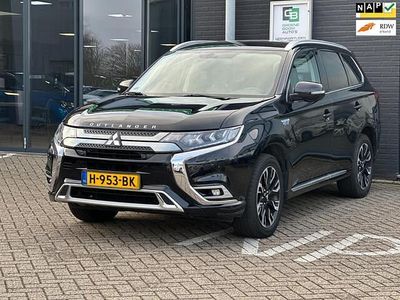 Zwart Occasion 2020 Mitsubishi Outlander Intense SUV | € 20.999 (Eerlijke prijs)