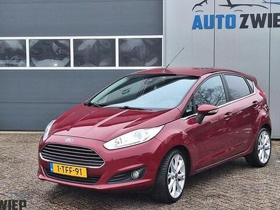 Rood Occasion 2014 Ford Fiesta Titanium Hatchback | € 4.950 (Eerlijke prijs)