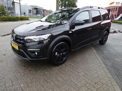 Zwart Gebruikt 2022 Dacia Jogger Extreme MPV | € 17.750 (Eerlijke prijs)