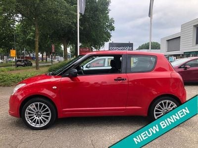Rood Gebruikt 2006 Suzuki Swift Hatchback | € 1.649 (Goede deal)