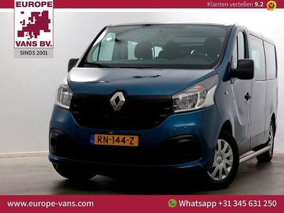 Blauw Occasion 2018 Renault Trafic Authentique MPV | € 16.950