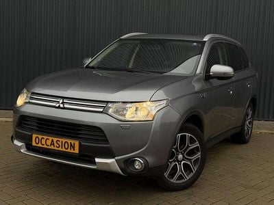Occasion Mitsubishi Outlander P-HEV 203 PK (149 kW) 2015 Grijs Stationwagen