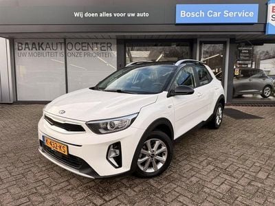 Wit (metallic) Occasion 2021 Kia Stonic SUV | € 19.450 (Goede deal)