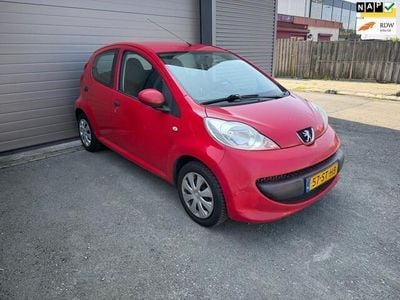 Rood Gebruikt 2006 Peugeot 107 Hatchback | € 1.500 (Eerlijke prijs)