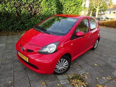Rood Occasion 2007 Toyota Aygo Hatchback | € 1.750 (Goede deal)