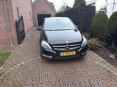 Zwart Gebruikt 2013 Mercedes B180 Prestige MPV | € 11.450 (Eerlijke prijs)