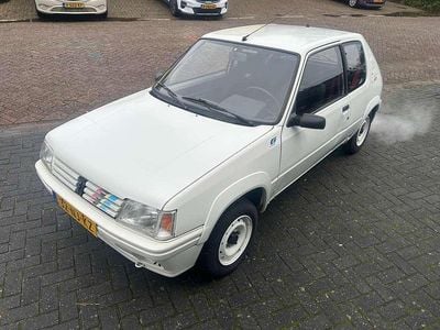 Wit Occasion 1991 Peugeot 205 Hatchback | € 11.995