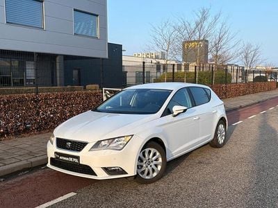 Wit Occasion 2015 Seat Leon Business Hatchback | € 9.450 (Goede deal)