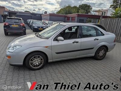 Grijs Occasion 2002 Ford Focus Sedan | € 1.299 (Eerlijke prijs)