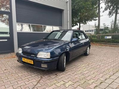 Blauw Gebruikt 1990 Opel Kadett Cabriolet | € 4.795