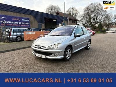 Grijs Gebruikt 2003 Peugeot 206 Quiksilver Hatchback | € 1.295 (Eerlijke prijs)
