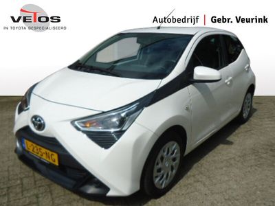 Wit Gebruikt 2021 Toyota Aygo X-play Hatchback | € 11.500 (Eerlijke prijs)