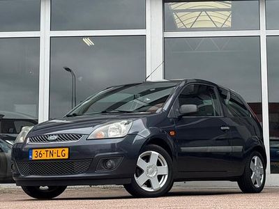 Grijs Gebruikt 2007 Ford Fiesta Futura Hatchback | € 1.494 (Eerlijke prijs)