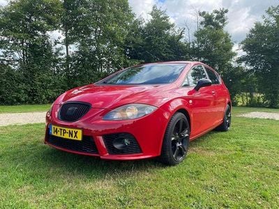 Rood Gebruikt 2007 Seat Leon FR MPV | € 5.000 (Eerlijke prijs)