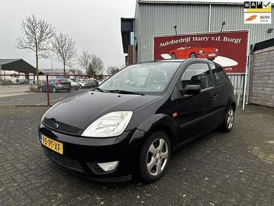 Zwart (metallic) Occasion 2004 Ford Fiesta Futura Hatchback | € 750 (Goede deal)