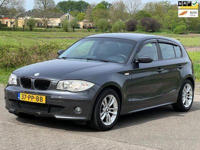 tweedehands BMW 120 120 1-serie i High Executive CRUISE/NAVI/PDC/LEDER/