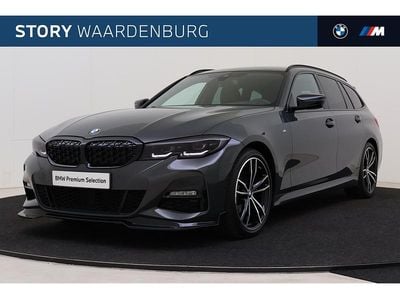 Grijs Occasion 2022 BMW 318 M Sport Stationwagen | € 36.495 (Eerlijke prijs)