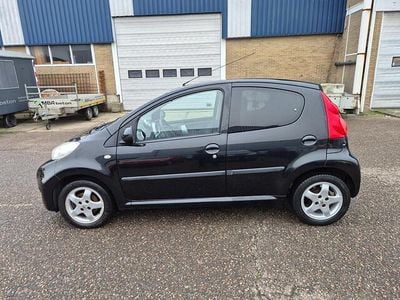 Zwart (metallic) Gebruikt 2012 Peugeot 107 Hatchback | € 2.950 (Eerlijke prijs)