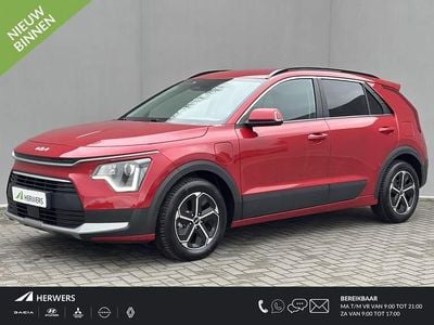 Runway red pearl (cr5) Gebruikt 2023 Kia Niro SUV | € 28.735 (Goede deal)