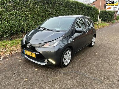 Occasion Toyota Aygo X-play 69 PK (50 kW) 2017 Grijs Hatchback