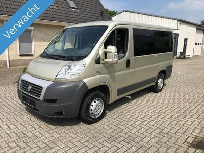 tweedehands Fiat Ducato rolstoelbus rolstoel voorin airco side by side