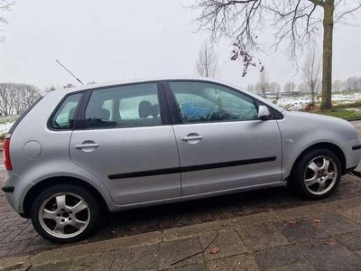 Grijs Occasion 2002 VW Polo Comfortline Hatchback | € 3.950 (Duur)
