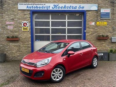 Occasion Kia Rio 86 PK (63 kW) 2014 Rood Hatchback