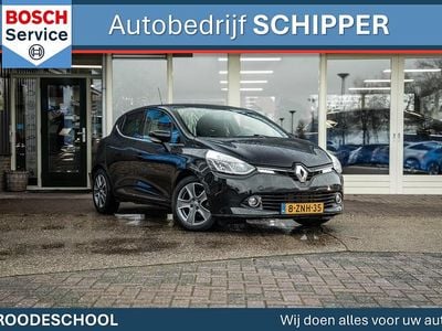 Zwart Gebruikt 2015 Renault Clio IV Night&Day Hatchback | € 6.950 (Eerlijke prijs)