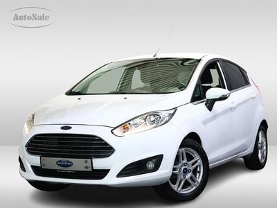 Wit Gebruikt 2015 Ford Fiesta Titanium Hatchback | € 9.441 (Eerlijke prijs)