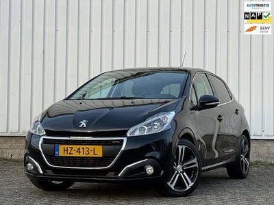 Zwart (metallic) Gebruikt 2016 Peugeot 208 GT-line Hatchback | € 6.749 (Eerlijke prijs)