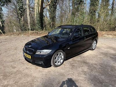 Zwart Gebruikt 2010 BMW 318 Executive Stationwagen | € 7.000 (Eerlijke prijs)