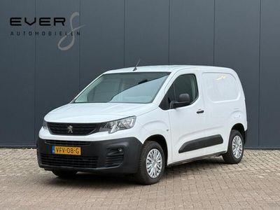 Wit Gebruikt 2020 Peugeot Partner Premium MPV | € 8.950 (Eerlijke prijs)