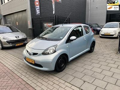 Occasion Toyota Aygo Sport 68 PK (50 kW) 2005 Blauw Hatchback