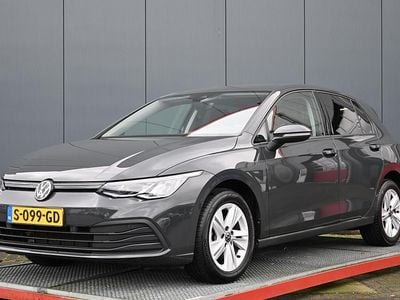 Occasion VW Golf VIII Business 112 PK (82 kW) 2022 Grijs (metallic) Hatchback
