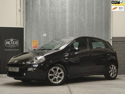 Zwart (metallic) Gebruikt 2013 Fiat Punto Evo Lounge Hatchback | € 4.900 (Eerlijke prijs)