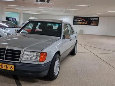 tweedehands Mercedes E230 200 200-500 (W124)automaat schuifdak!!