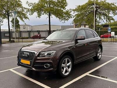 Bruin Occasion 2011 Audi Q5 SUV | € 12.345