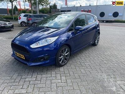 Blauw (metallic) Occasion 2017 Ford Fiesta ST-Line Hatchback | € 9.950 (Eerlijke prijs)
