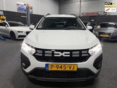 Wit Gebruikt 2022 Dacia Jogger Essentiel MPV | € 16.450 (Goede deal)