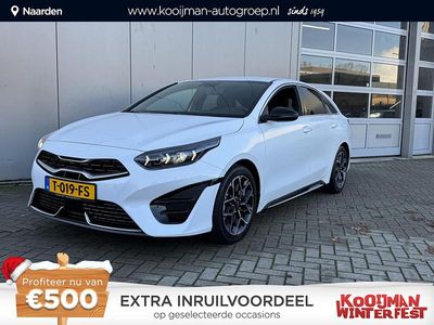 Deluxe white m Gebruikt 2023 Kia ProCeed GT-Line Hatchback | € 31.800 (Iets duurder)