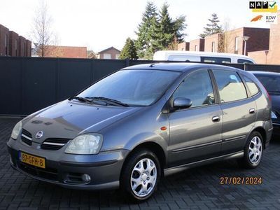 Nissan Almera Tino