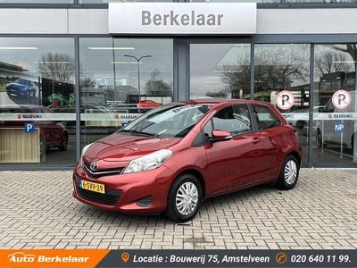 Occasion Toyota Yaris 69 PK (50 kW) 2014 Rood Hatchback