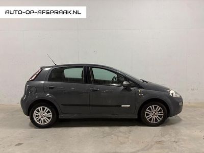 Grijs Occasion 2015 Fiat Punto Evo Young Hatchback | € 4.988 (Eerlijke prijs)